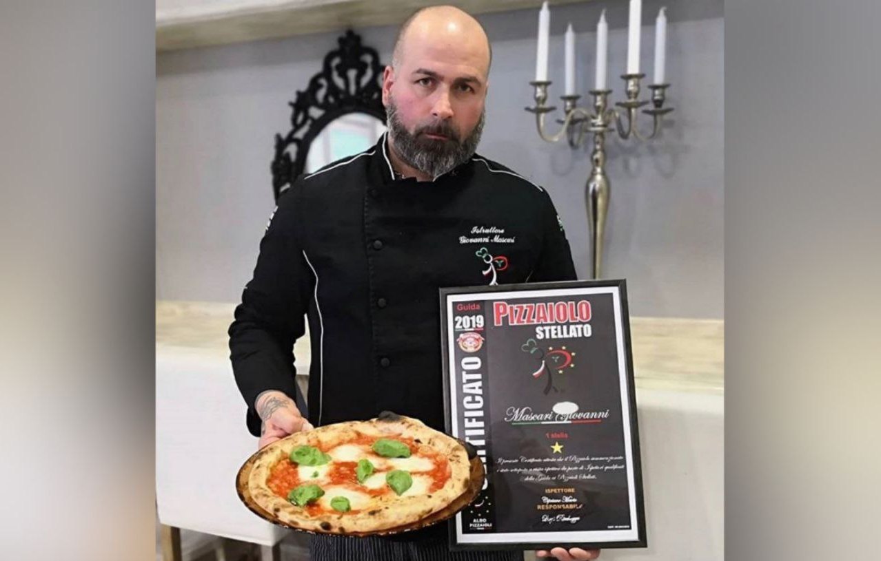 Copertina per Lavora in un ristorante di Chiopris uno dei pizzaioli più bravi d'Italia